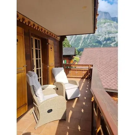 Chalet Brunnen 1st Floor 別荘